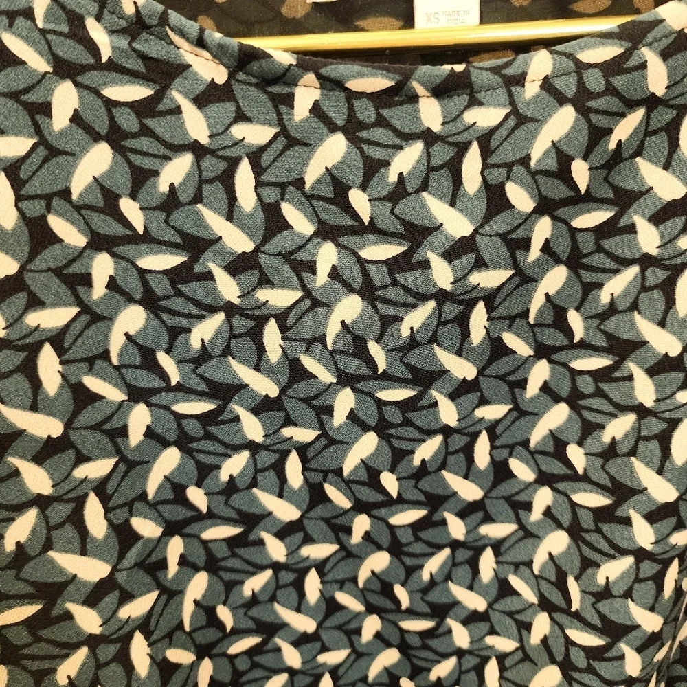 Loft Women's Patterned Light Weight Shorr  Dress XS